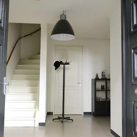 빌라 Spacious House Near Coast And City *