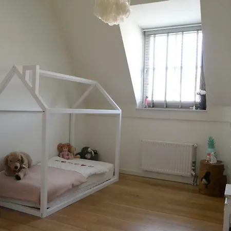 빌라 Spacious House Near Coast And City *